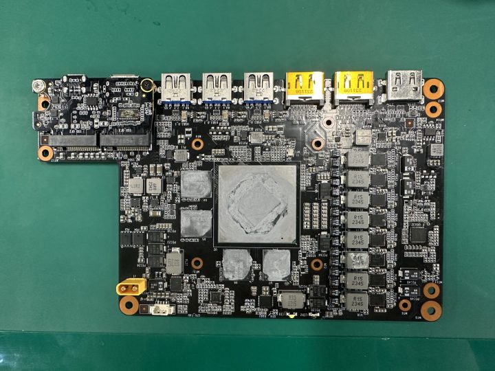 AMD将发RX 7650M XT移动显卡 天钡新移动显卡坞首发  第2张